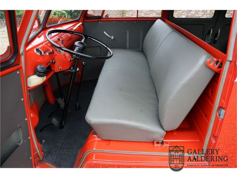 1961 Volkswagen T1 Samba - cockpit