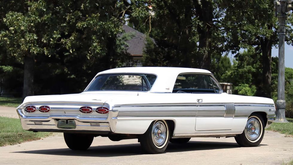 1962 Oldsmobile Starfire rear 3/4