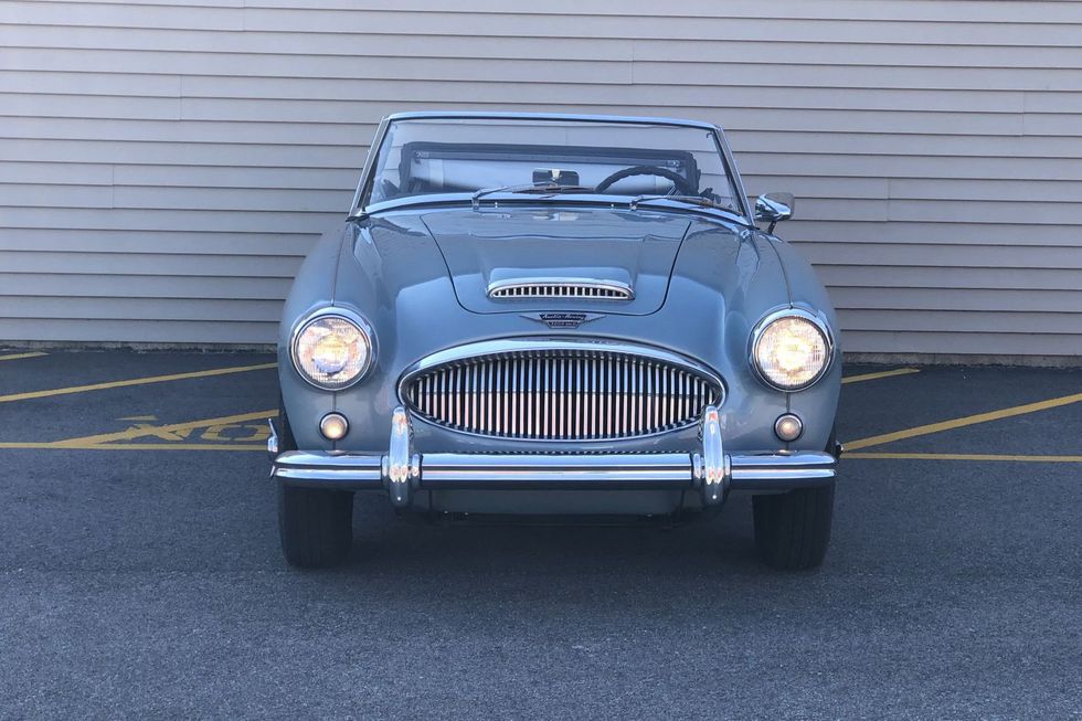 1963 Austin-Healey 3000 Mk II BJ7 Cabriolet, Vorderansicht, von oben nach unten