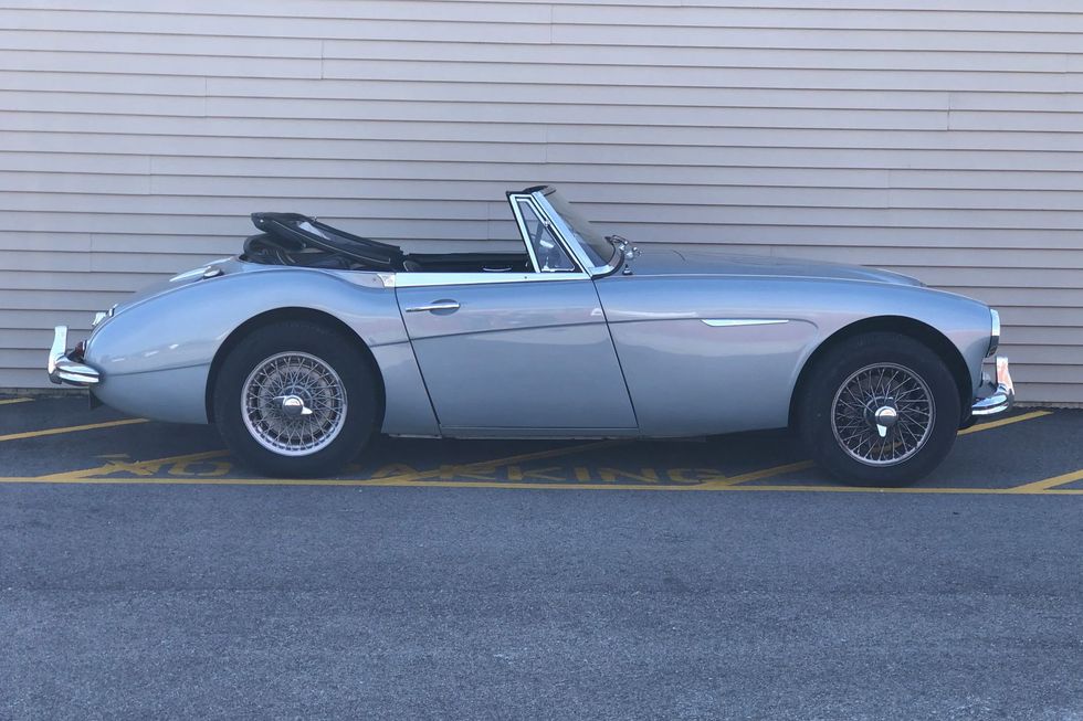 1963 Austin-Healey 3000 Mk II BJ7 Cabriolet, Seitenansicht, von oben nach unten