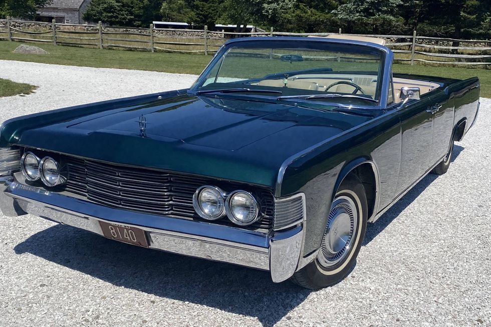 1965 Lincoln Continental Convertible front quarter