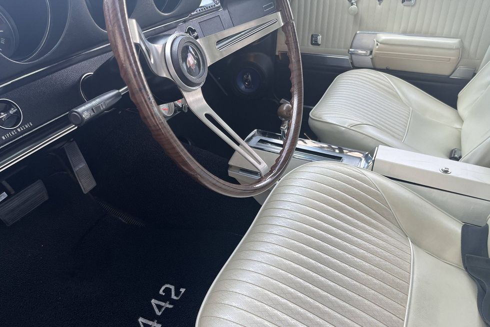 1968 Oldsmobile Vista-Cruiser station wagon interior