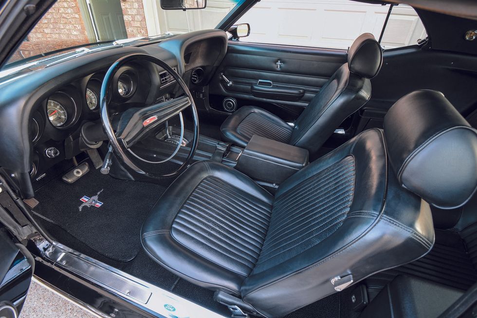 1969 Ford Mustang Restomod - Interior
