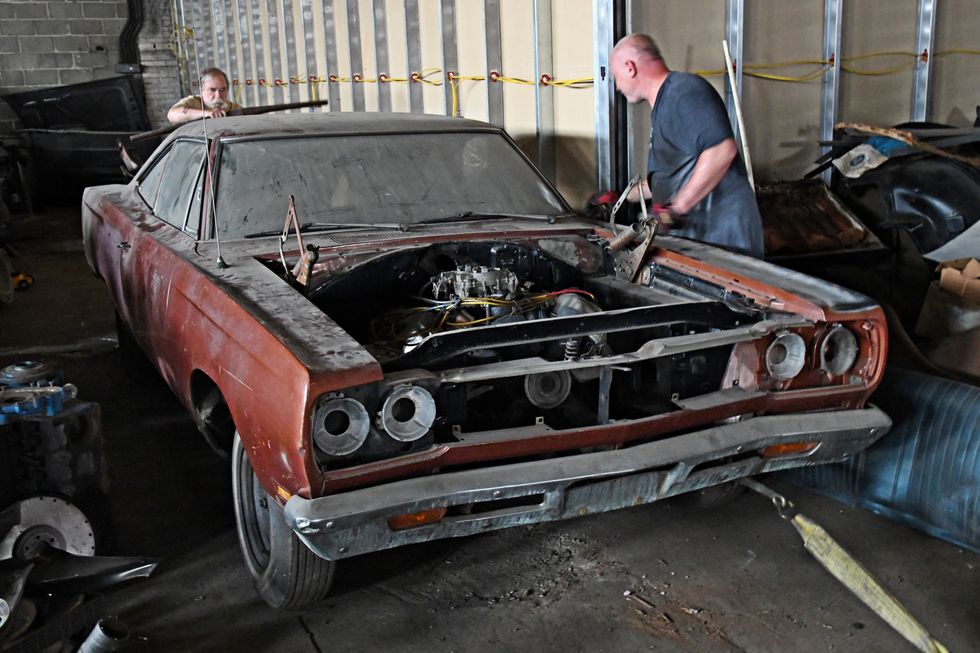 Barn Find 1969 Hemi Road Runner - Hemmings