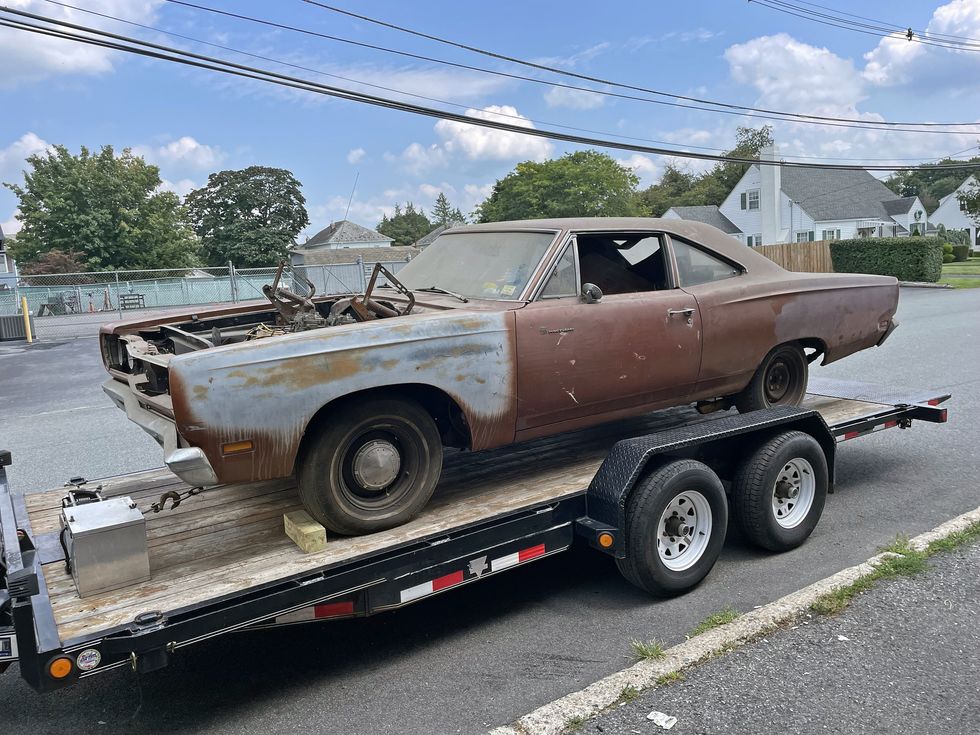 1969 Plymouth Road Runner barn find - On The Trailer
