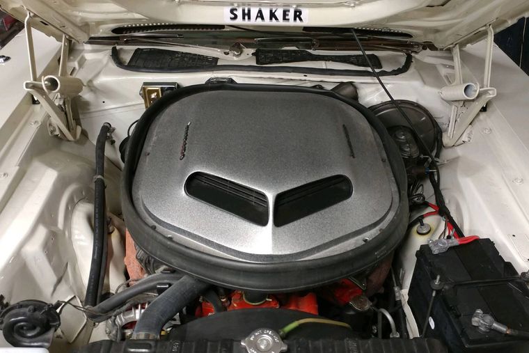 1970 Plymouth 'Cuda 440 6-Barrel engine bay shaker hood scoop