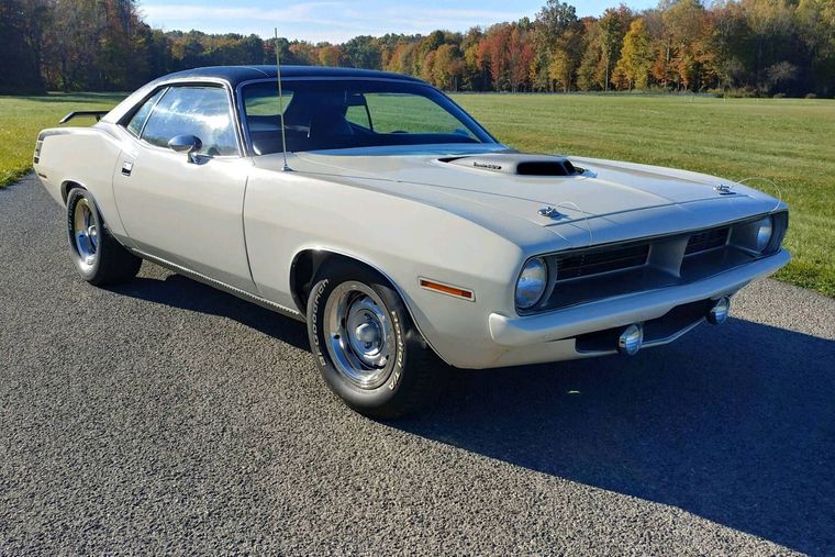 1970 Plymouth 'Cuda 440 6-Barrel front quarter