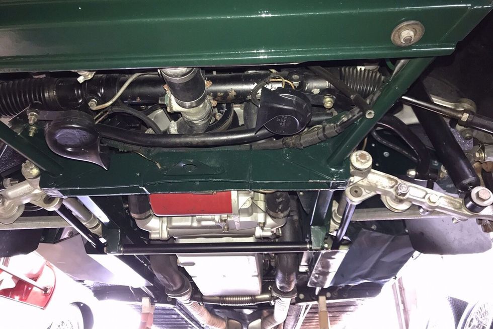 1974 Jaguar E-type Series 3 Convertible undercarriage