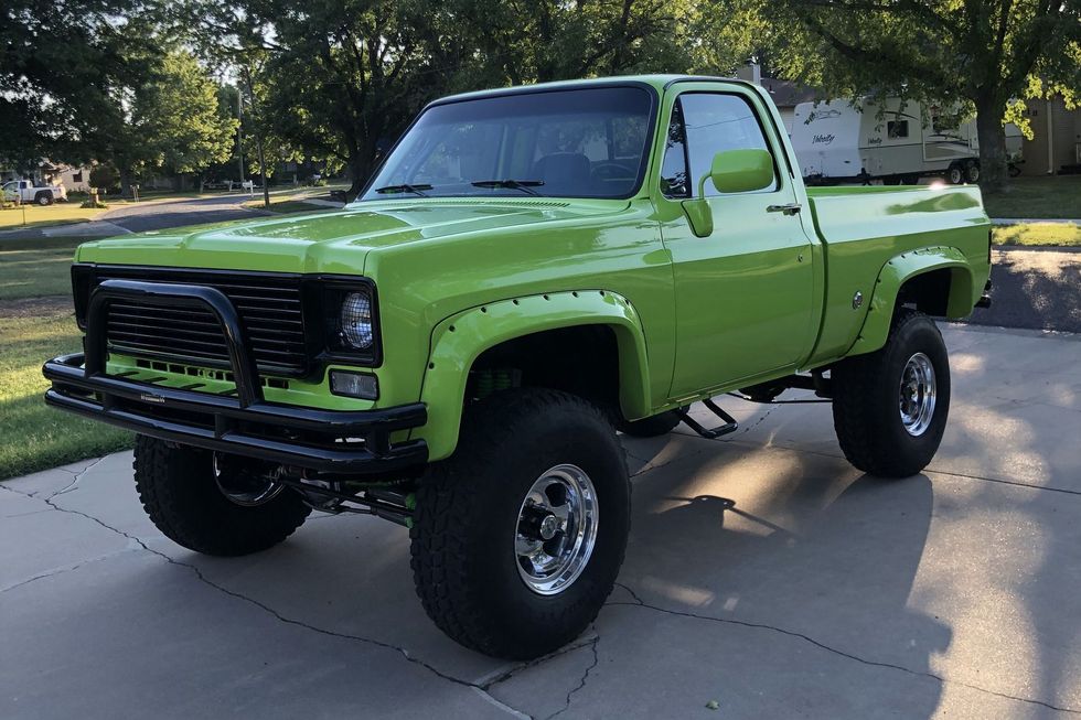 1977 Chevrolet K10 Scottsdale front quarter