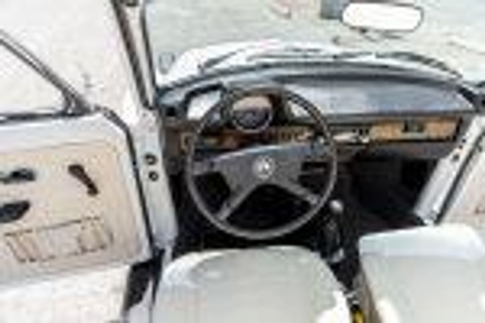1977 Volkswagen Beetle Convertible interior front