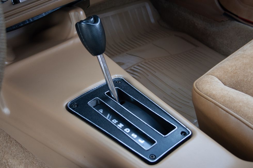 1979 Chevrolet Camaro Z28 - Automatic floor shifter in console
