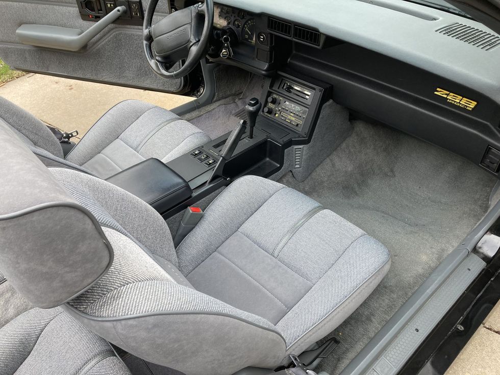1990 Chevrolet Camaro IROC-Z Cabrio Innenraum