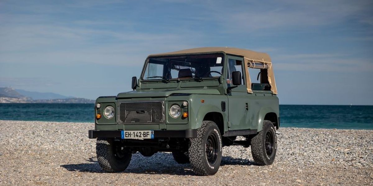 Find of the Day: Land Rover Round Up, Five Iconic 4x4s
