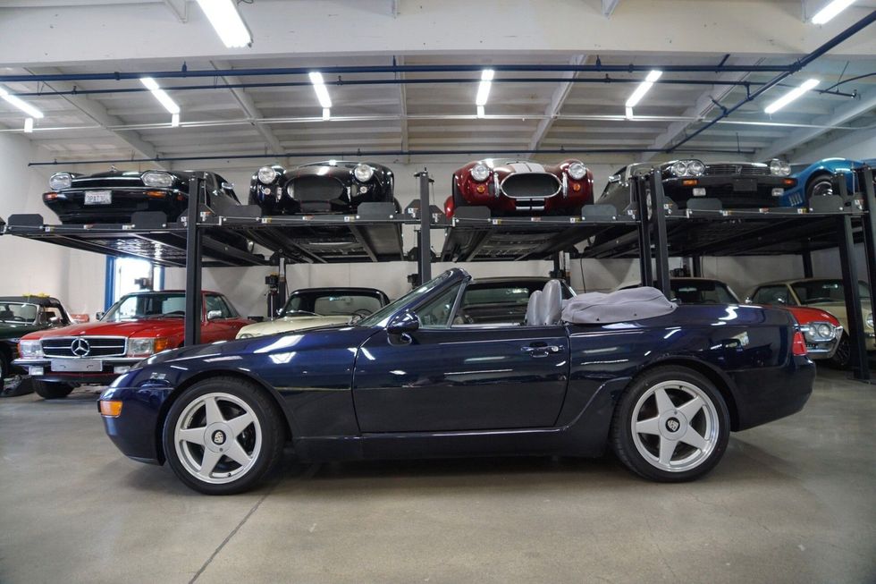 1994 Porsche 968 Cabrio, Seitenansicht, von oben nach unten