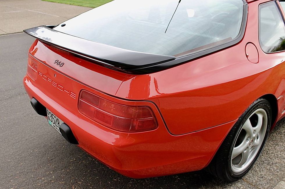 1995 Porsche 968 Coupe rear detail