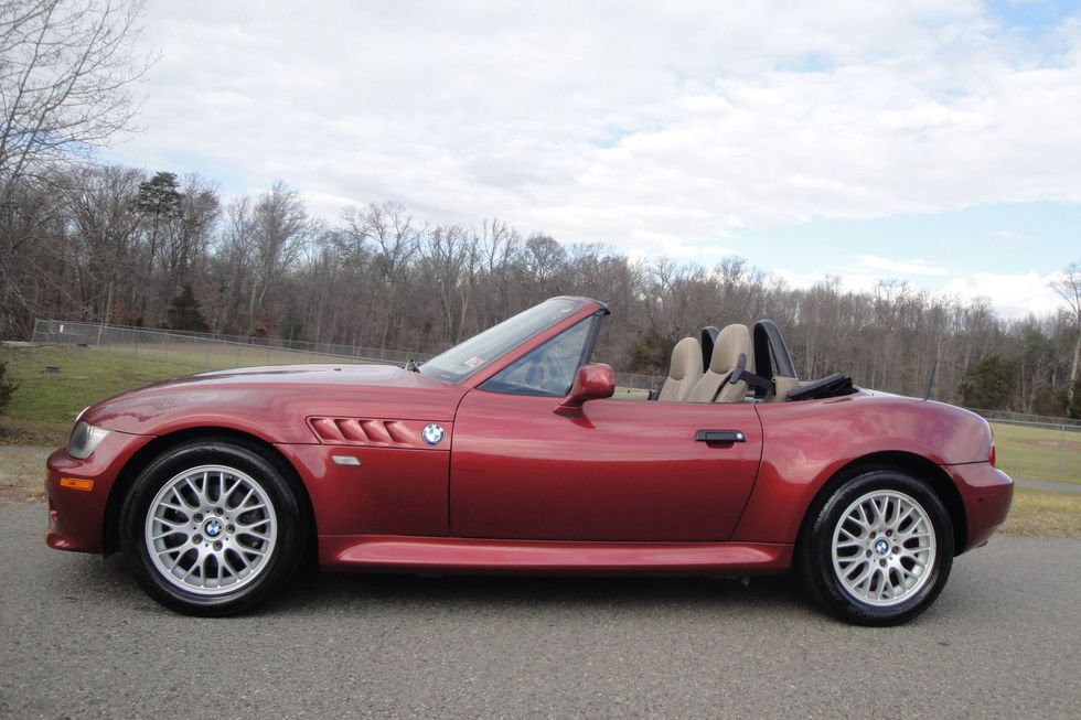 2001 BMW Z3 2.5i Roadster, Seitenansicht, von oben nach unten