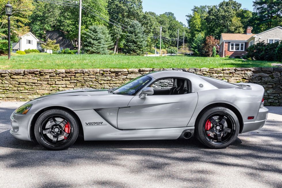 2009 Dodge Viper SRT10 Coupe side