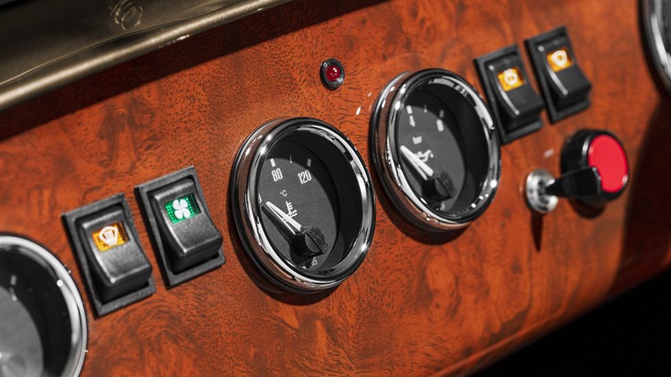 2024 Caterham Super 7 2000 - Auxillary Gauges