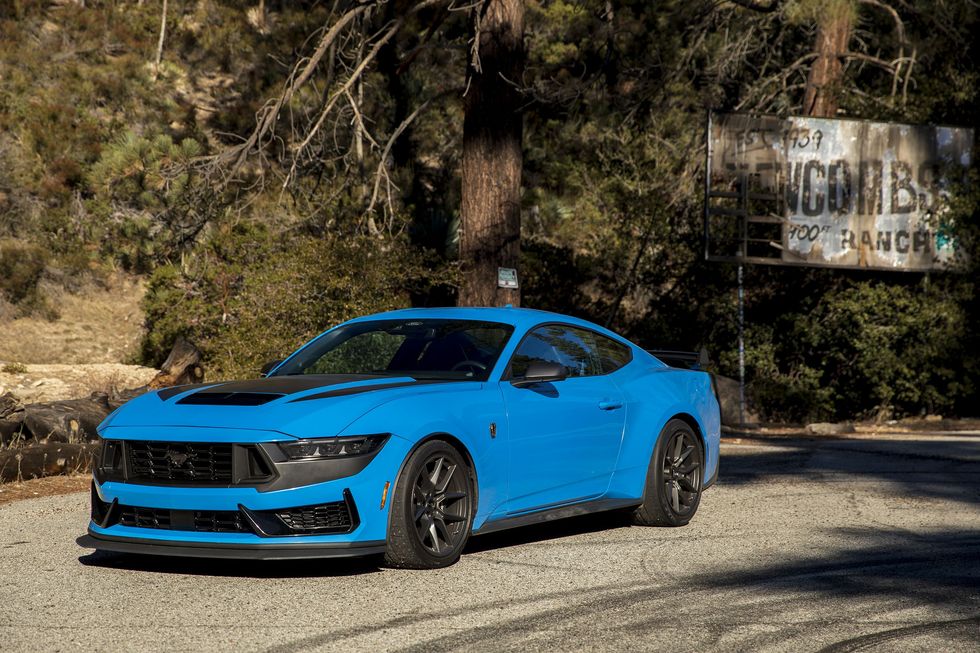 2024 Ford Mustang Dark Horse - Front 3/4