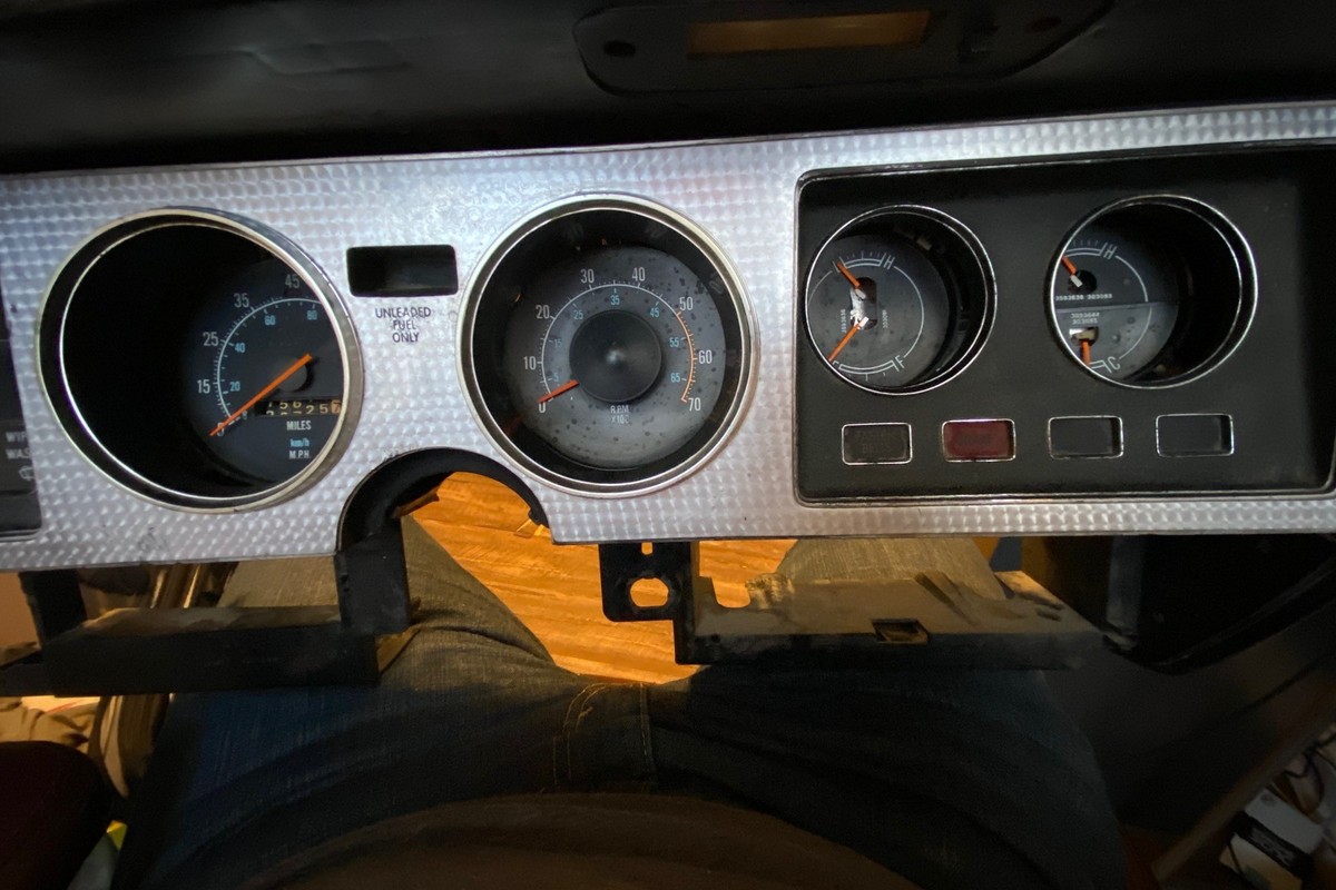 Classic Instruments installation - 1978 Magnum gauge cluster