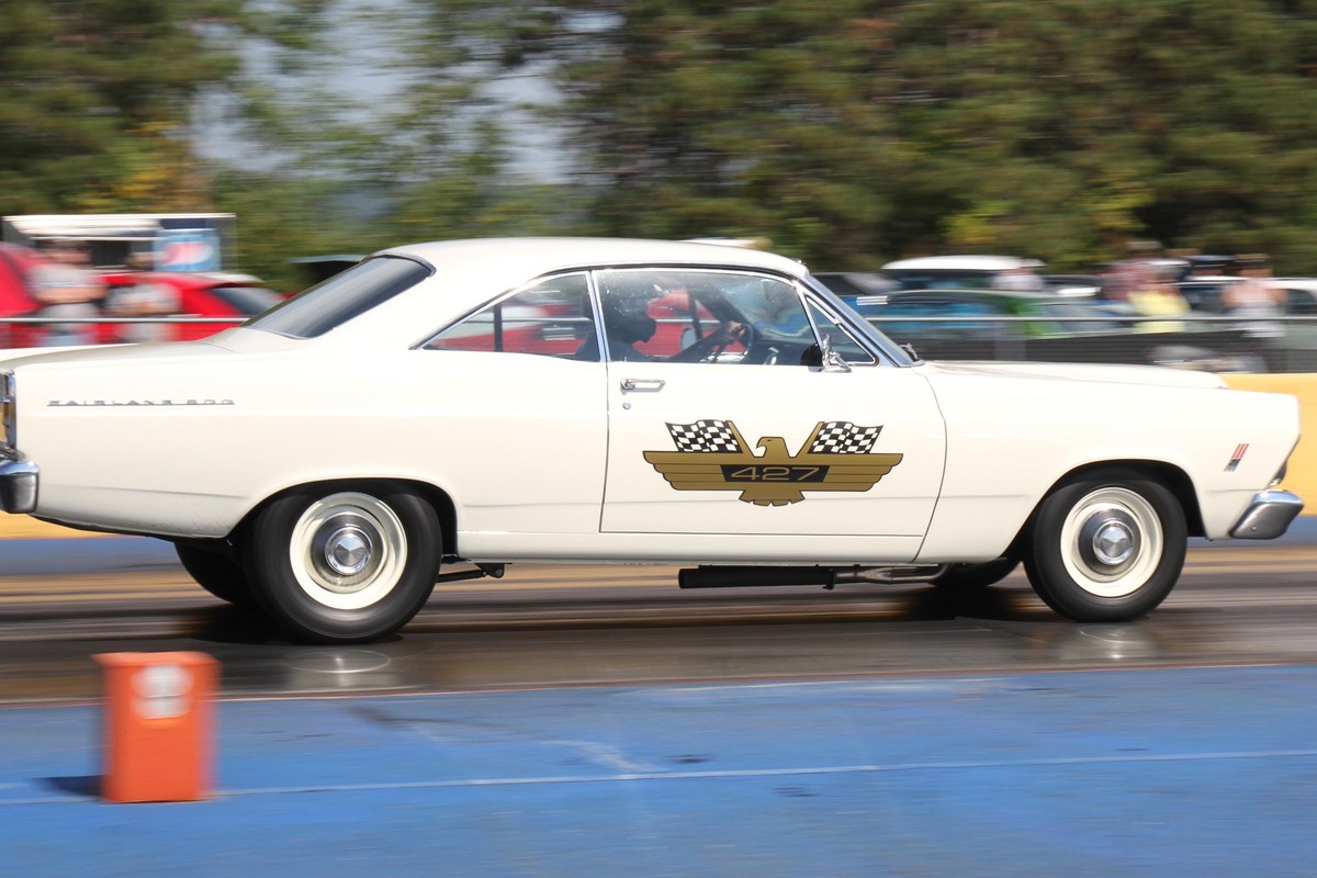 Here to have fun: A 427 tribute 1966 Ford Fairlane 500 hits the track ...