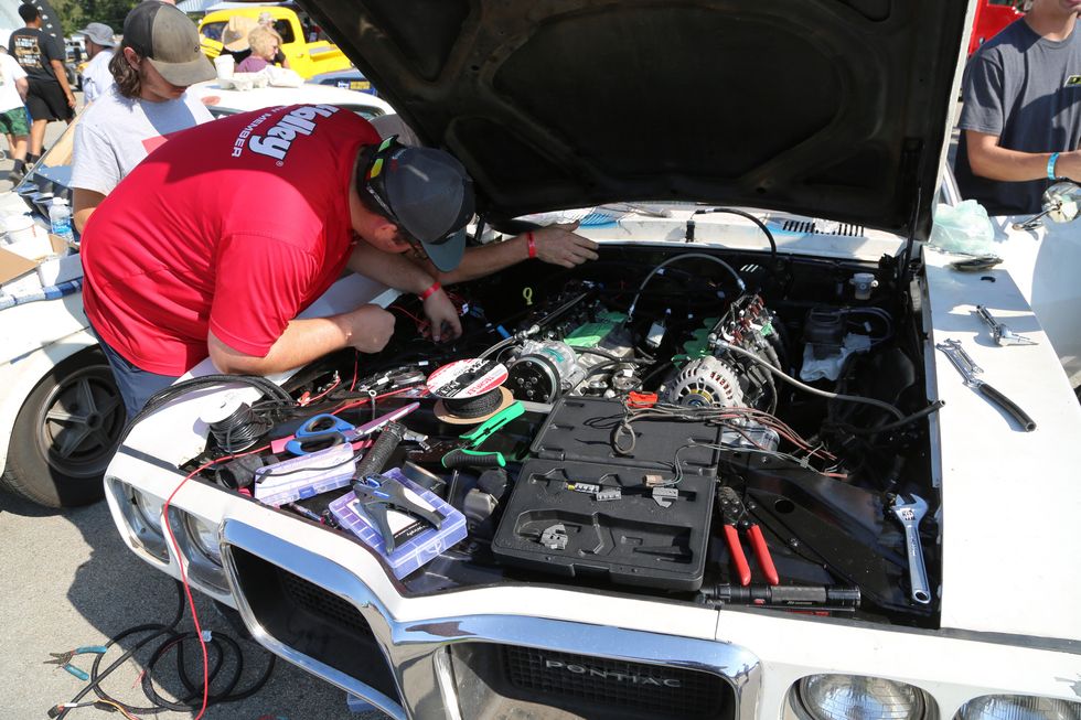 Ford Fest 2023 - Pontiac with Godzilla