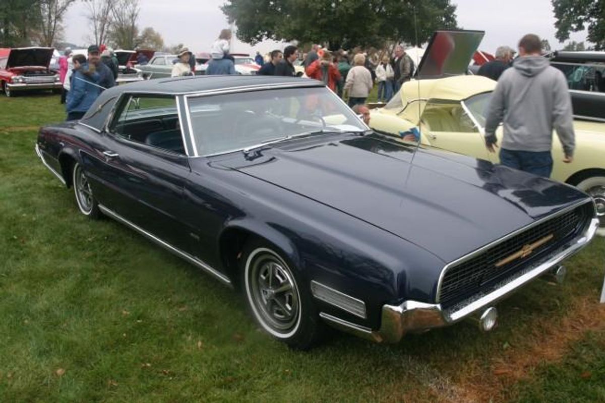 Distracted driving's granddaddy: the 1967 Ford Thunderbird Apollo