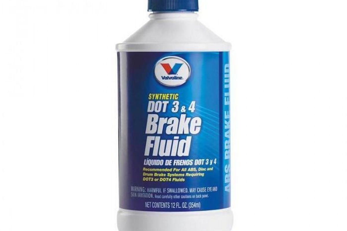 DOT 5 Brake Fluid: Synthetic Formulation, Reduces Corrosion, 12 oz