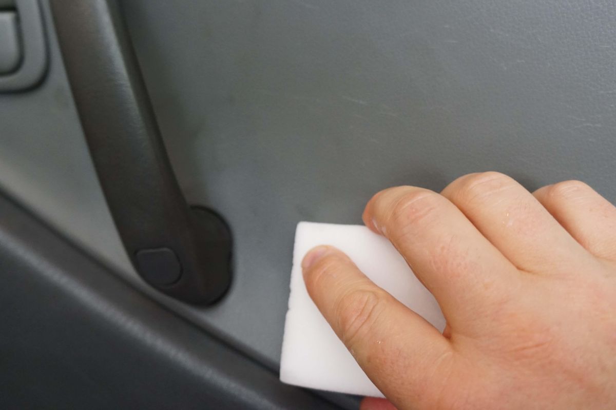 How..and When to safely clean your leather seats with the Magic  Eraser!!! 