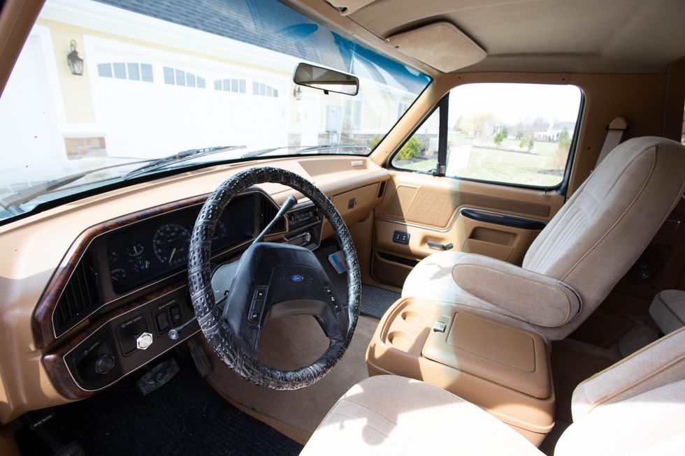 Find of the Day: Hit the vintage-modern sweet spot with this 1987 Ford ...