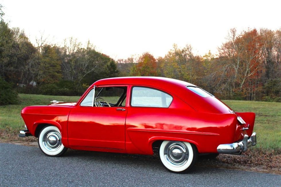 Quebra-cabeça 1951 Henry J Classic Car