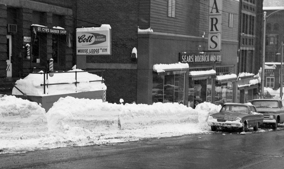 Carspotting: St. Johnsbury, Vermont, 1969 - Hemmings