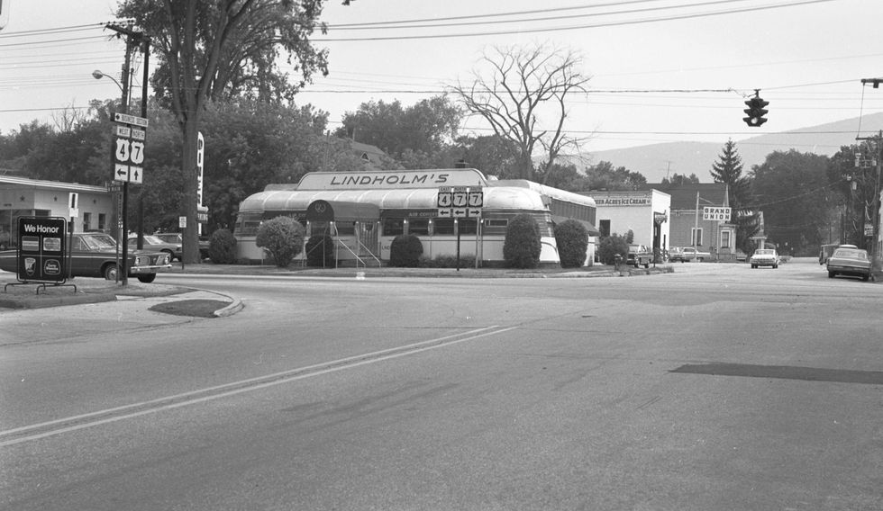 Carspotting Rutland, Vermont, 1970 Hemmings