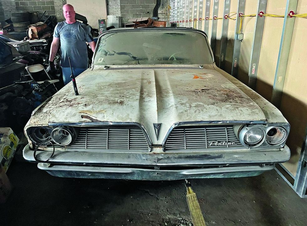 This Barn-Find 1961 Pontiac Catalina Hadn't Moved Until It Was In The ...