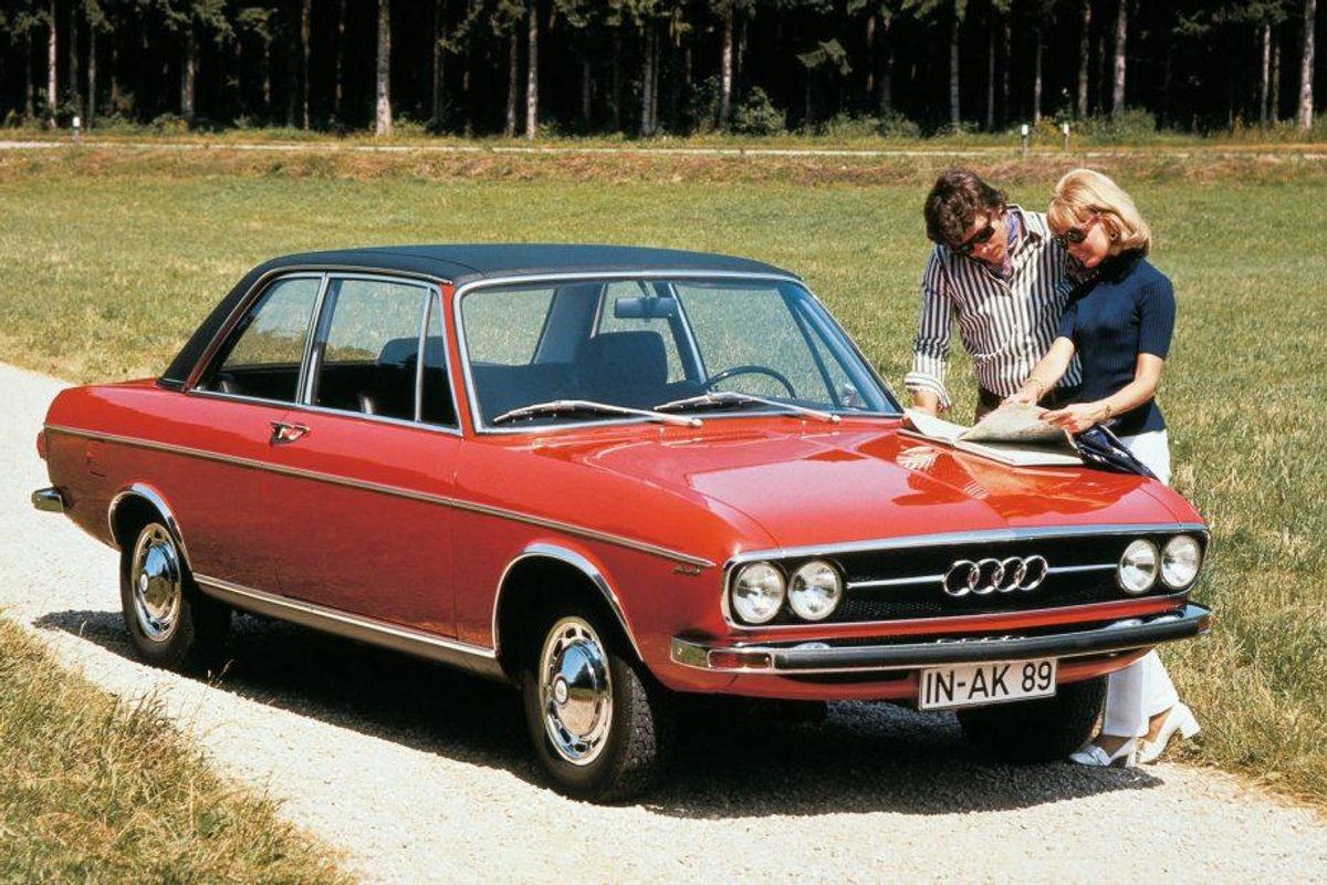 Ауди первого поколения. Audi 100 c1. Ауди 100 купе 1969. Audi 100 c1 седан. Audi 100 (c1) 1968.