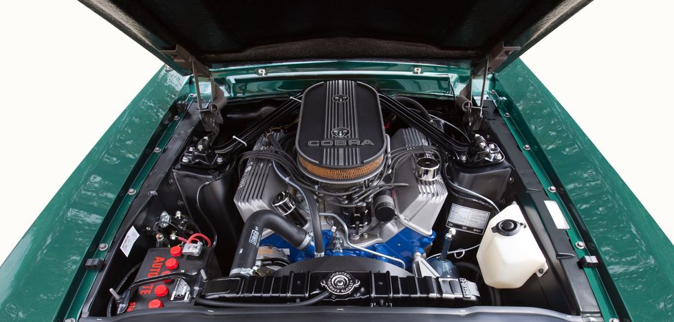 Jeff Lilly Restorations 1967 Shelby GT 500 – Motorraum, frontal