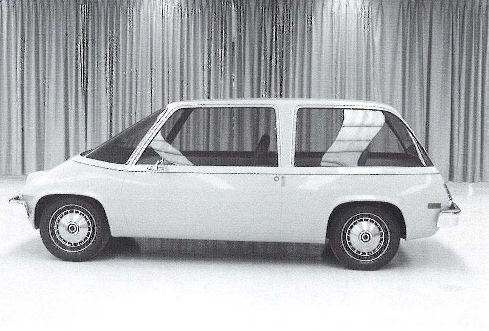 mid-Seventies AMC minivan mockup