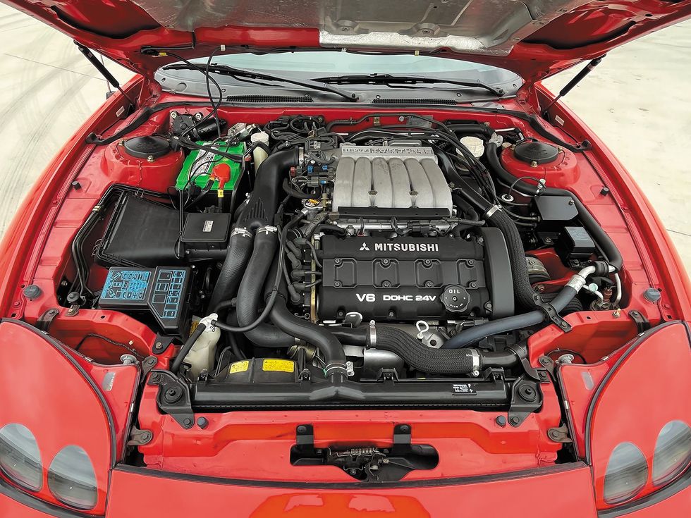 Mitsubishi 3000GT Spyder - Engine Bay