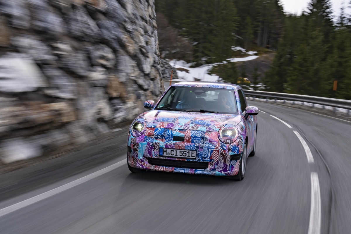 New Mini Cooper Electric Enhances the Model’s Hallmark Go-Kart Feels ...