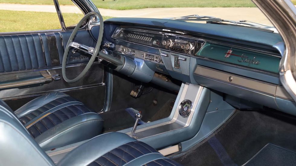 Oldsmobile Starfire interior