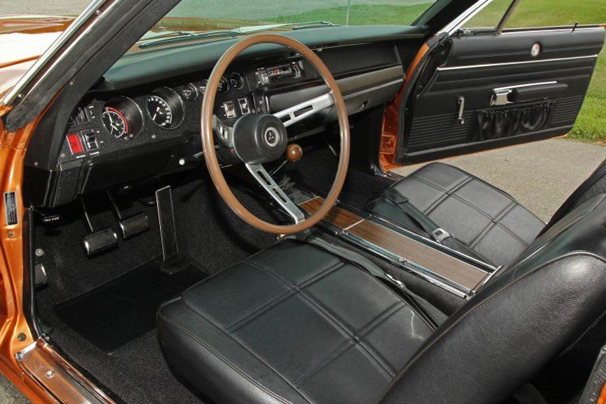 Gut Reaction: 1969 Charger 500 versus 1969 Hurst/Olds interiors | Hemmings