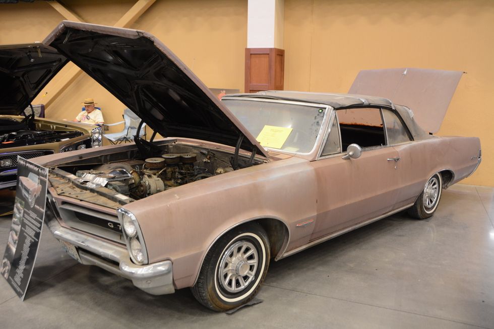 Pontiacs in Pigeon Forge 2023: Scheunenfund 1965 Pontiac GTO