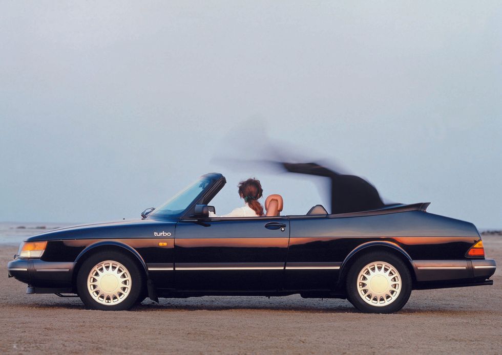 Saab 900 Convertible - Top Opening