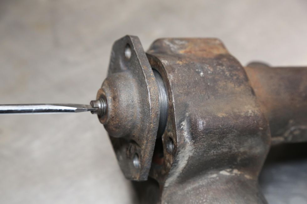 How to rebuild a manual steering box and eliminate sloppy steering