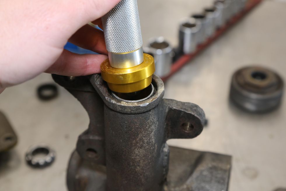 How to rebuild a manual steering box and eliminate sloppy steering