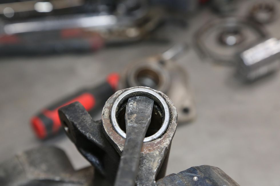 How to rebuild a manual steering box and eliminate sloppy steering