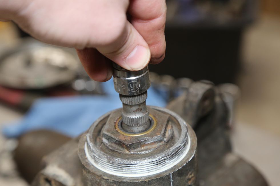 How to rebuild a manual steering box and eliminate sloppy steering