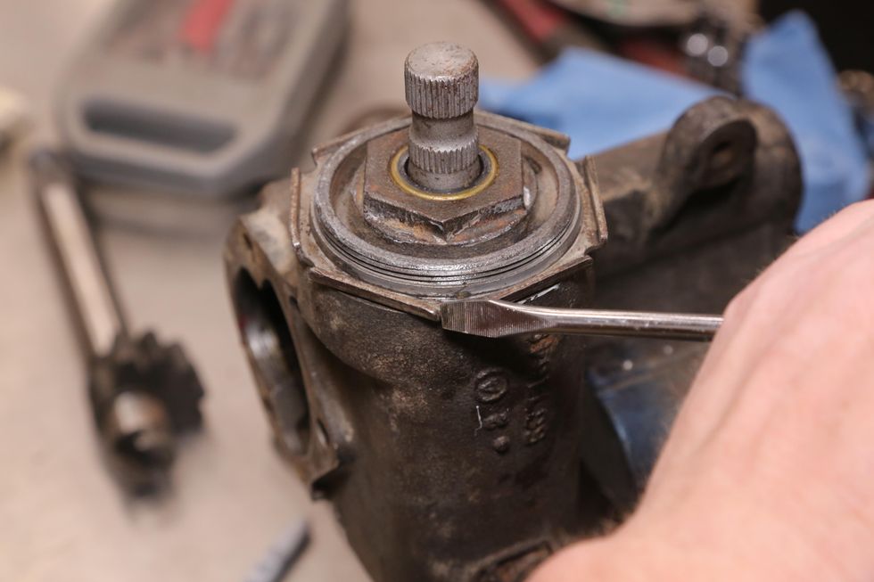 How to rebuild a manual steering box and eliminate sloppy steering