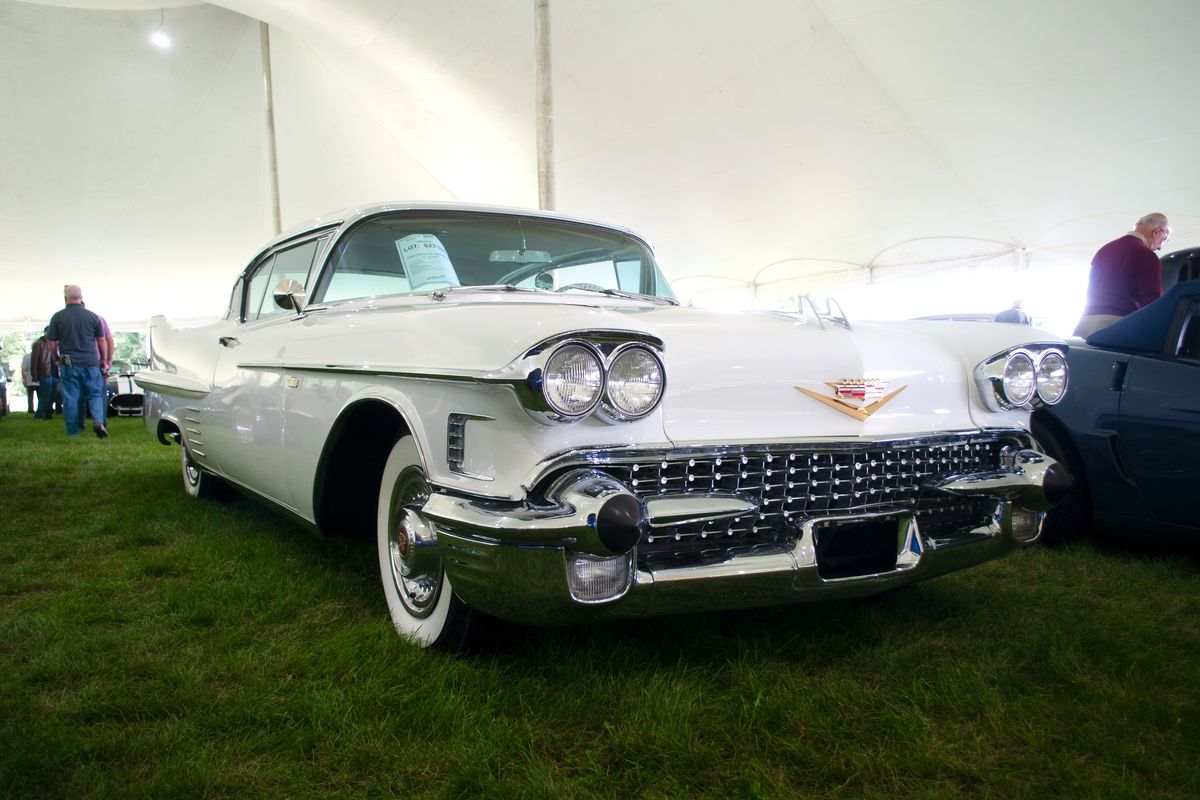 Saratoga Motorcar Auction 2023 - 1962 Cadillac Series 62