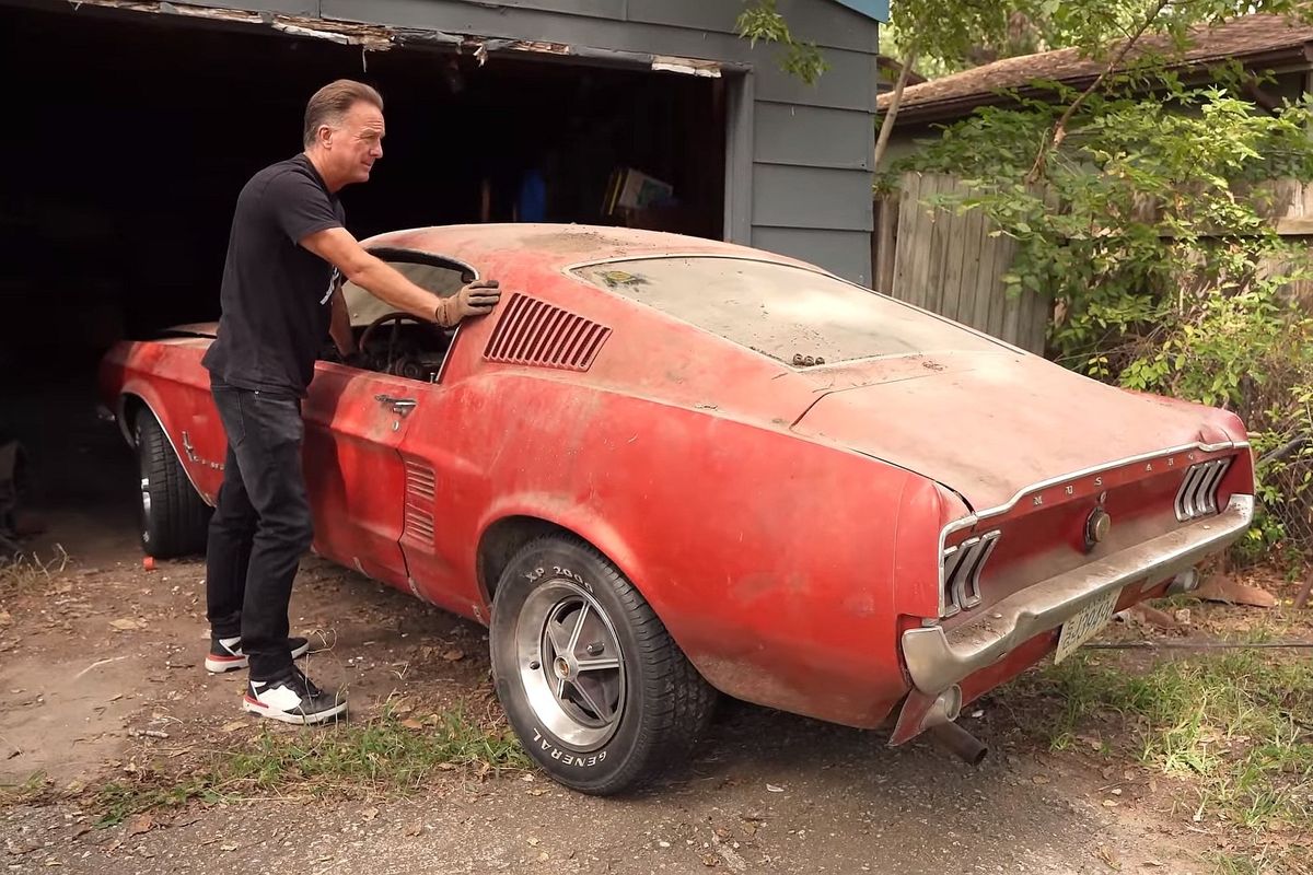 Video: 1967 Ford Mustang Fastback Sees the Light of Day After 40 Years in Storage